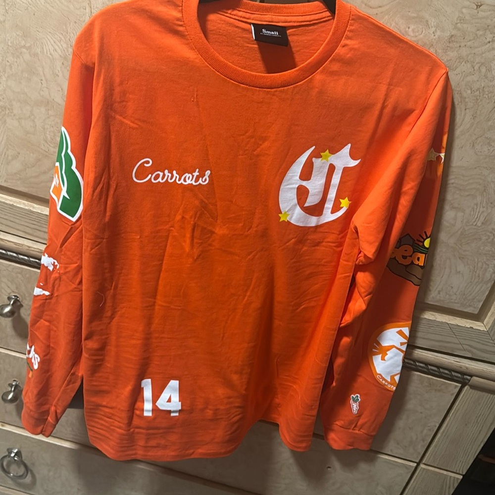 Mens Carrot Long Sleeve New with no tags.  Never worn!!